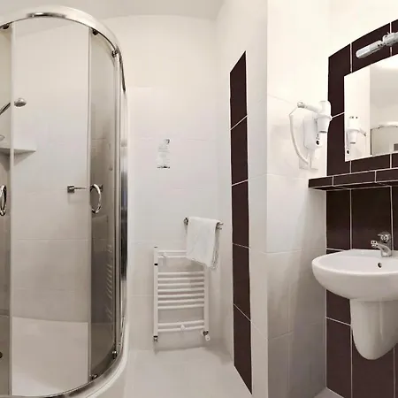 Готель Vitalia 3*